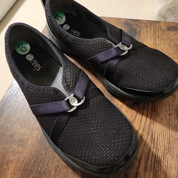 Fees slip on - Picture 3 of 6